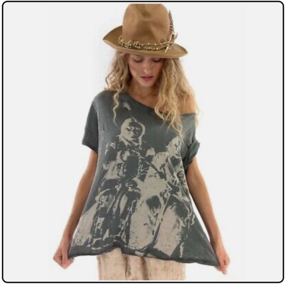 Magnolia Pearl Gray Graphic Oversized Tee with Cream Print